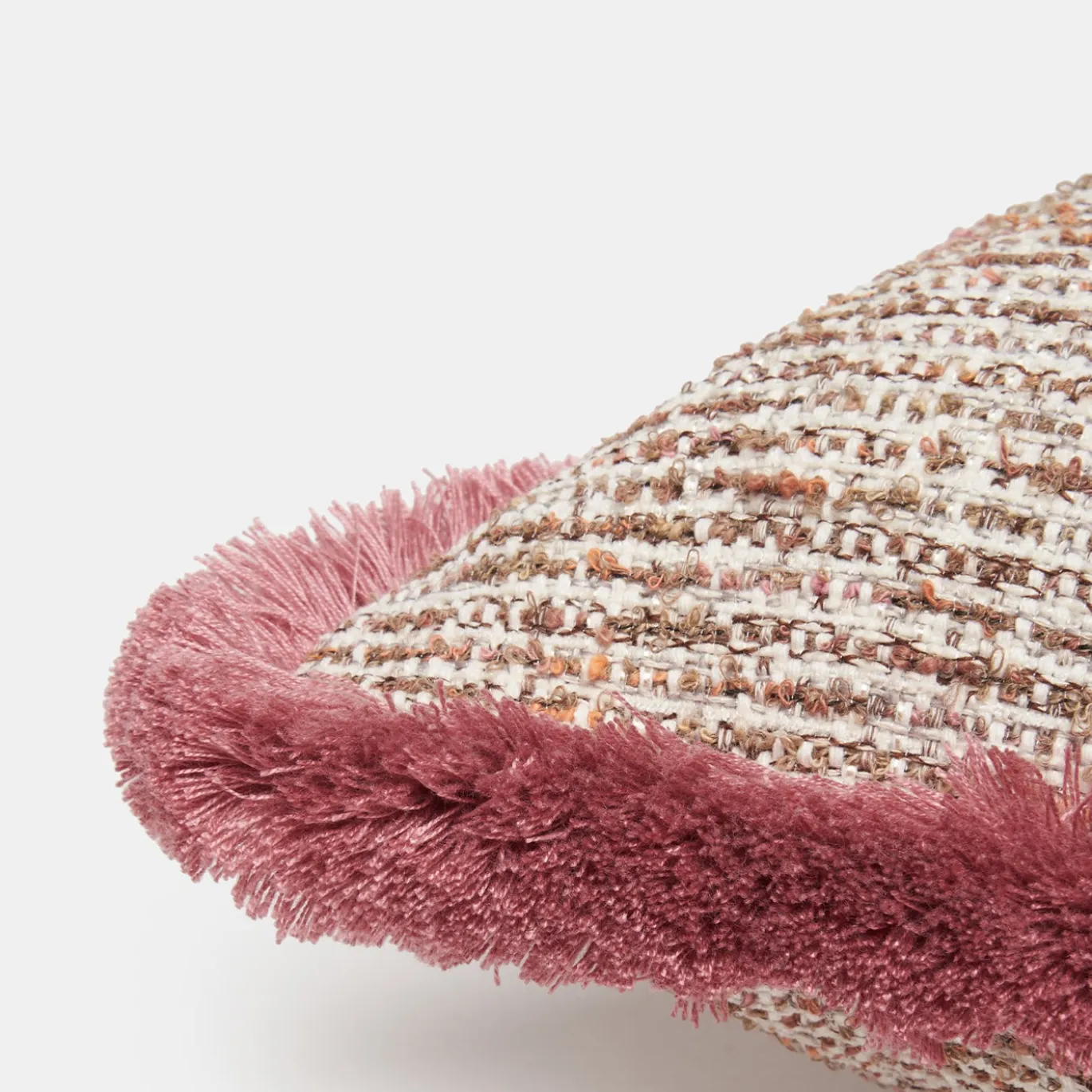 Cuscino Quadrato in Bouclé Rosa con Frange