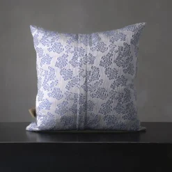Cuscino quadrato Murcia in jacquard floreale argentato e blu