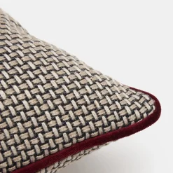 Cuscino rettangolare con bordo bordeaux