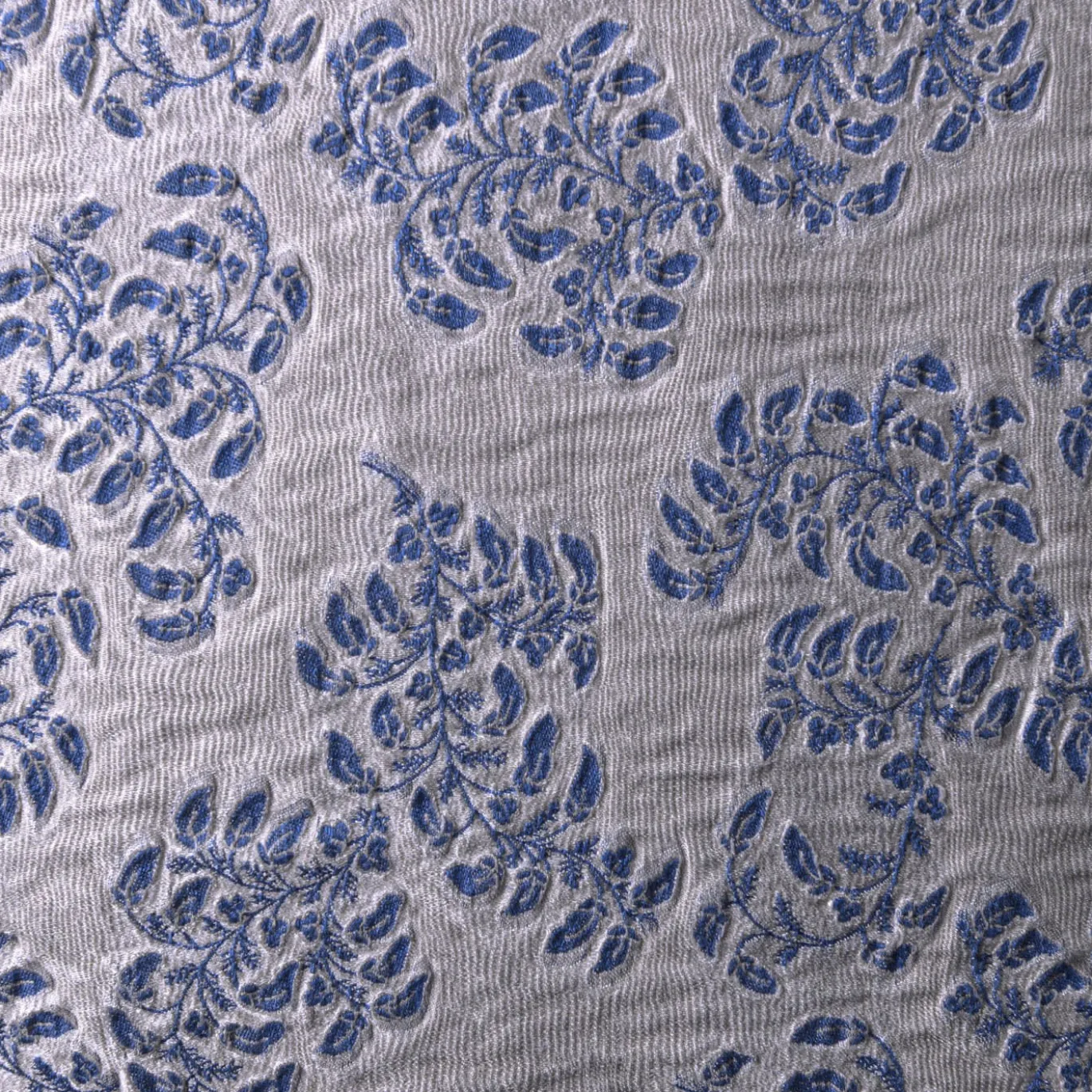 Cuscino rettangolare in jacquard blu e argentato con motivo floreale Murcia