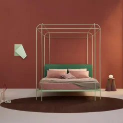 Dehors Letto Matrimoniale con Baldacchino in Ferro Verde Menta di Matteo Ragni
