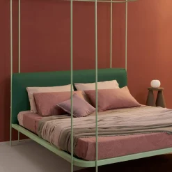 Dehors Letto Matrimoniale con Baldacchino in Ferro Verde Menta di Matteo Ragni