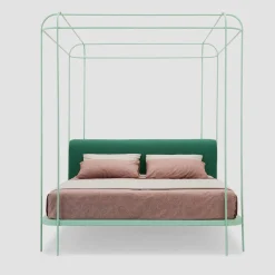 Dehors Letto Matrimoniale con Baldacchino in Ferro Verde Menta di Matteo Ragni