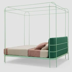 Dehors Letto Matrimoniale con Baldacchino in Ferro Verde Menta di Matteo Ragni