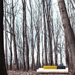 Divano a chaise longue Baco nero e giallo