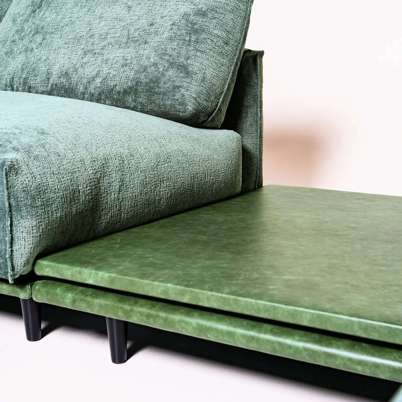 Divano angolare Boboli verde con tavolino