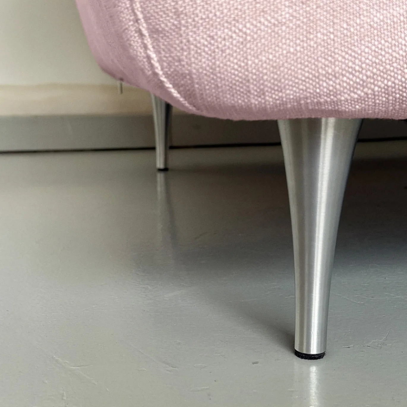 Divano a 3 posti Casquet Rosa Ortensia di DDP Studio