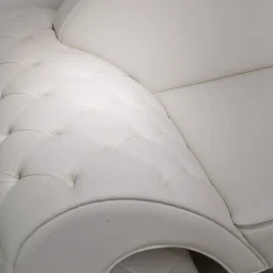 Divano bianco Capitonné