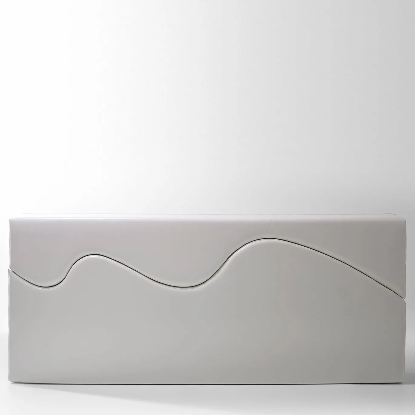 Divano bianco Superonda di Archizoom