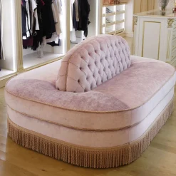 Divano bifacciale in velluto rosa