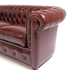 Divano Chesterfield pelle rosso rubino