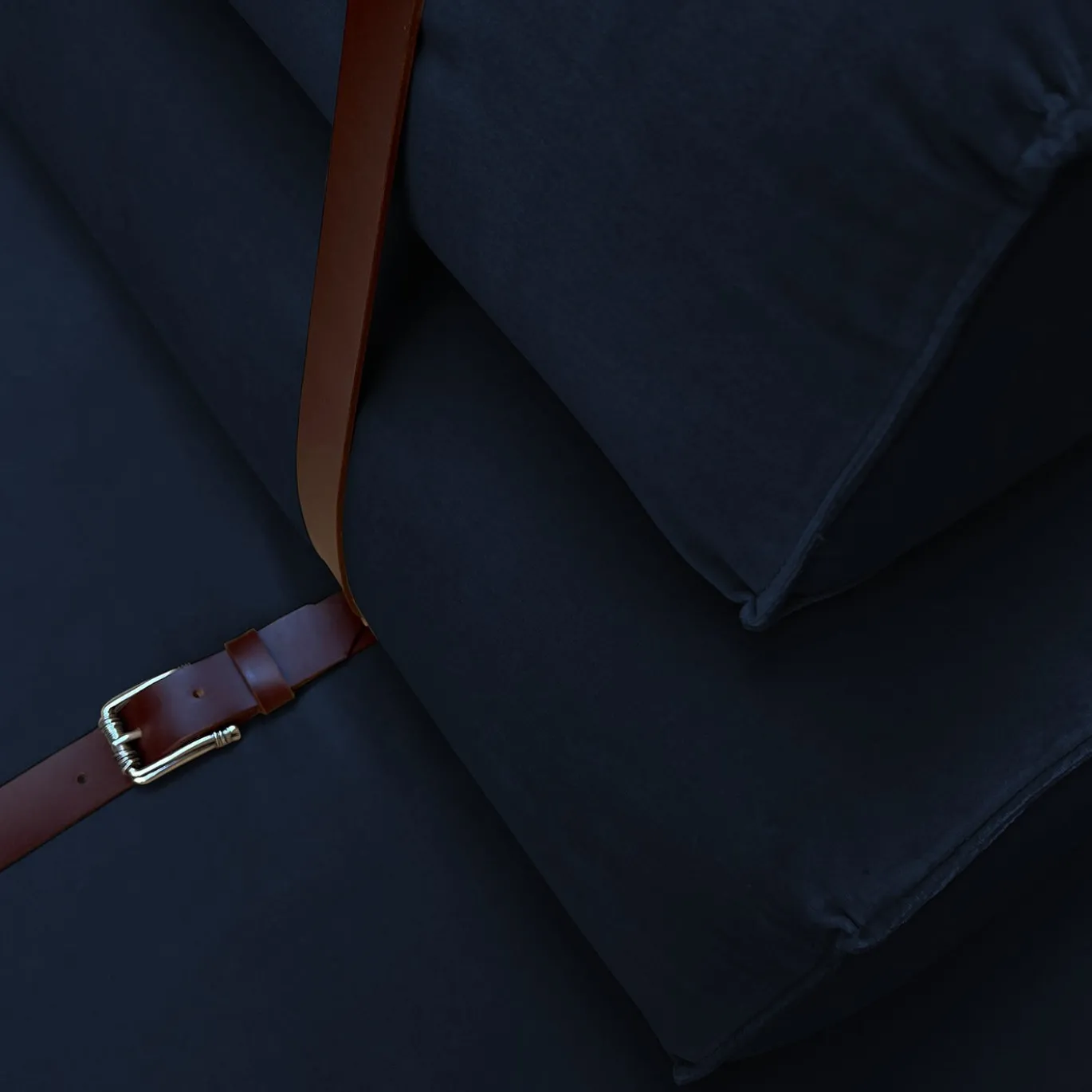 Divano Docker in velluto blu navy