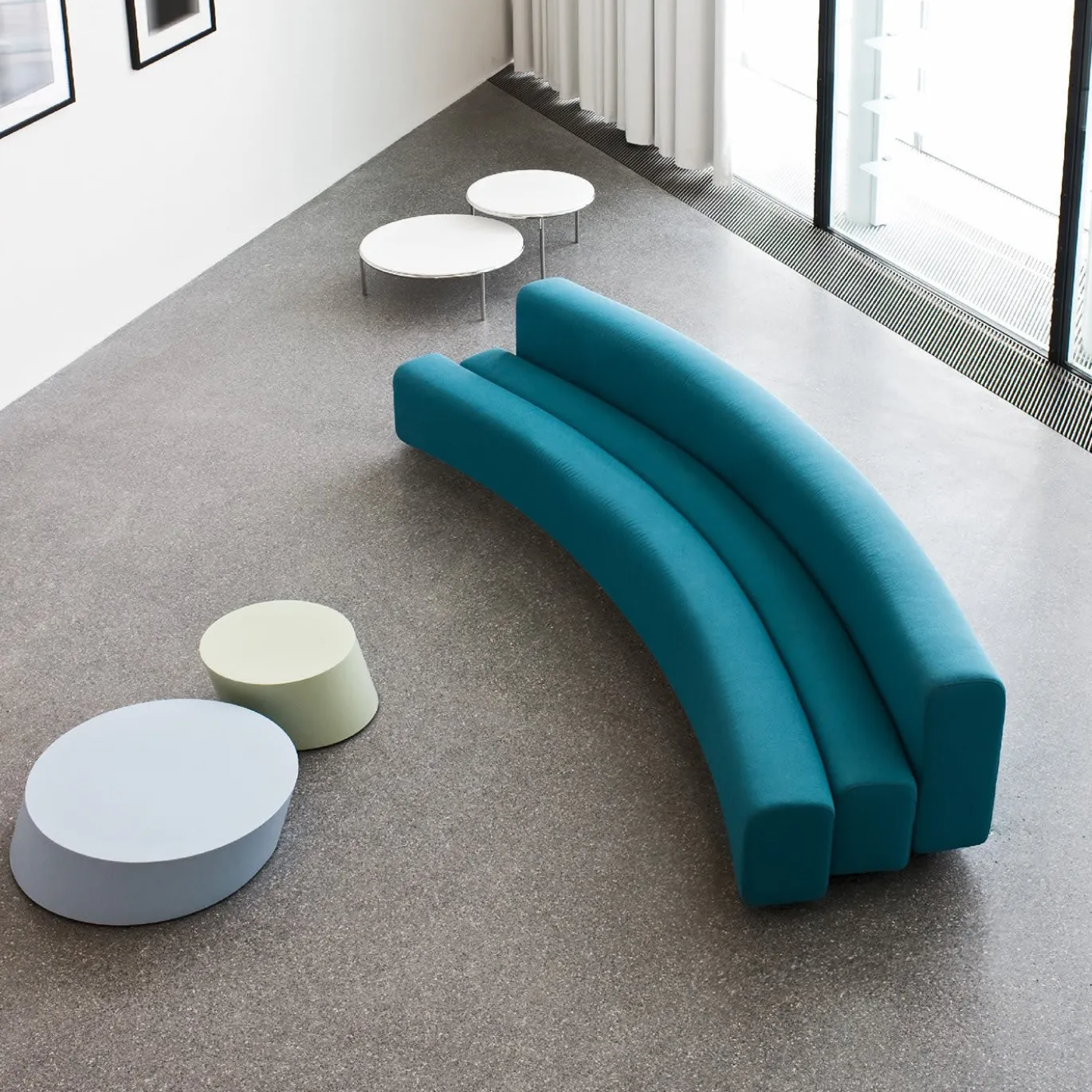 Divano Osaka Blue di Pierre Paulin