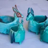 Figurina Asino con Ali in Ceramica Azzurro Chiaro