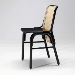 Frantz 885 Black Chair #1 di Gil Sheffi & Yoav Avinoam - Collezione Tekhne