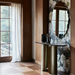 Gabriel Base in metallo con finitura ottone spazzolato e piano in marmo Magic Brown Console