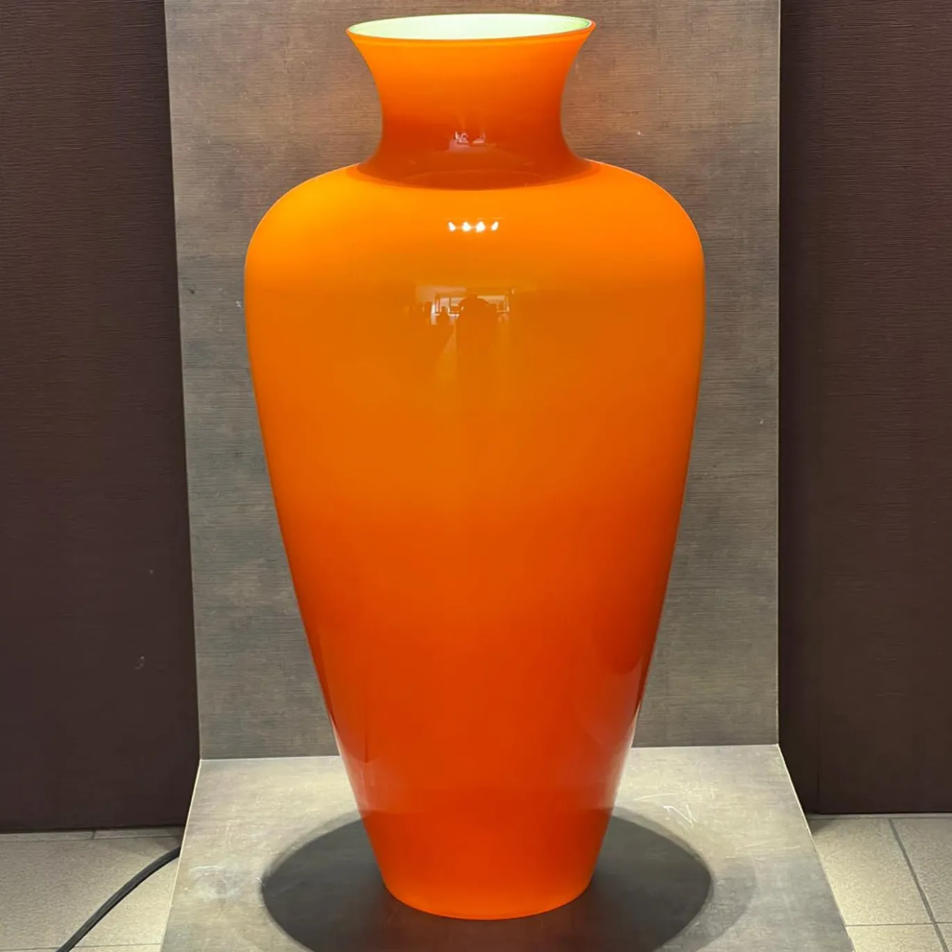 Grande vaso ad anfora in vetro di Murano arancione