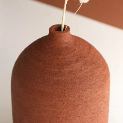Grande vaso in gres rosso lava testurizzato