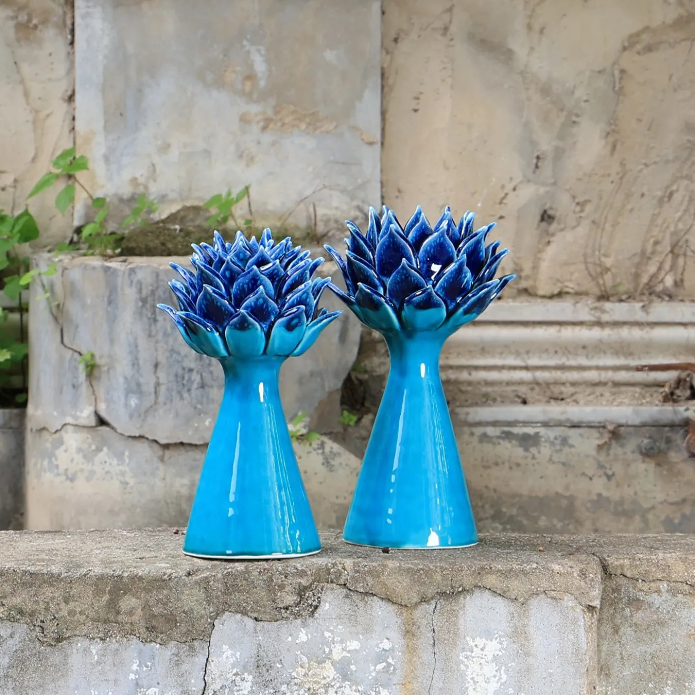 Il candeliere in ceramica turchese e blu La Cynaria