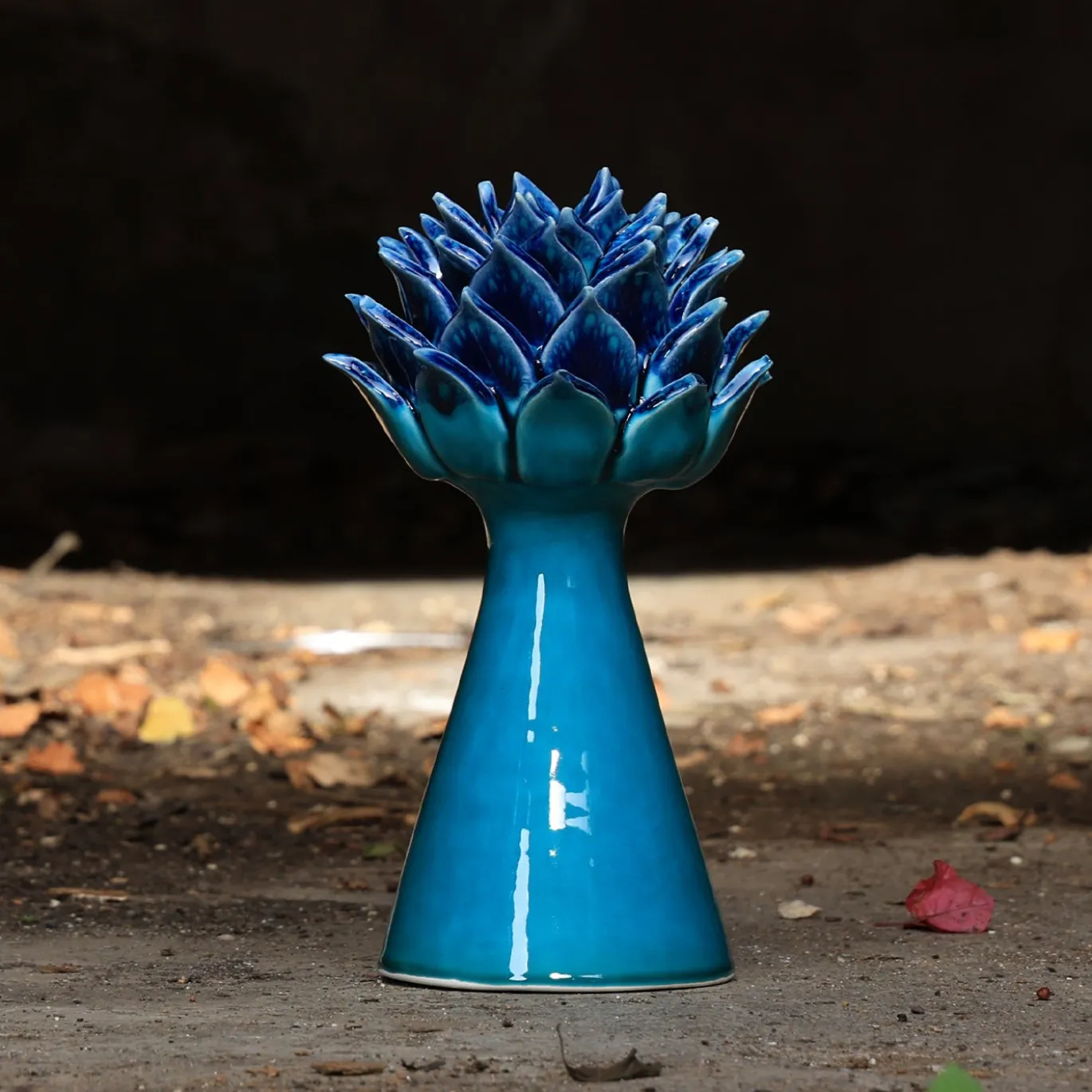 Il candeliere in ceramica turchese e blu La Cynaria