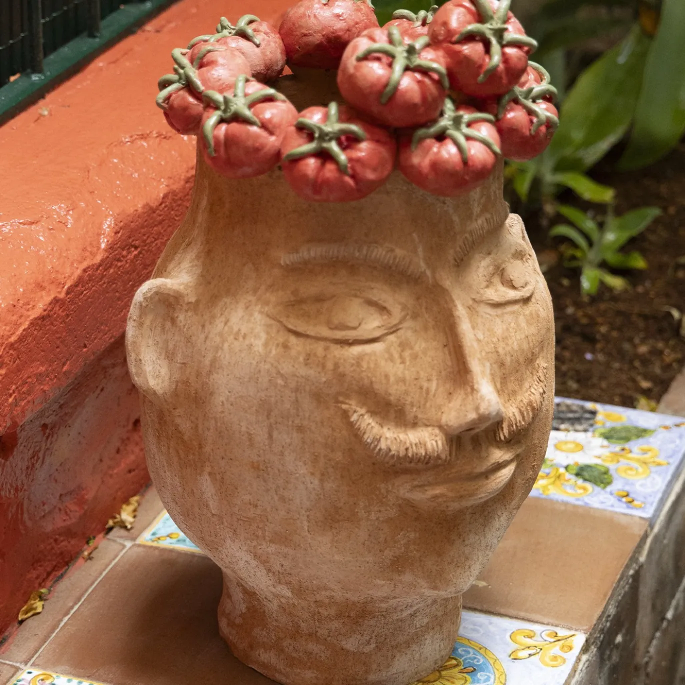 Il Grande Goloso con pomodori Figurative Vase