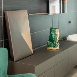 Io Sono Qui, Aspettatemi Scultura in ceramica verde e oro