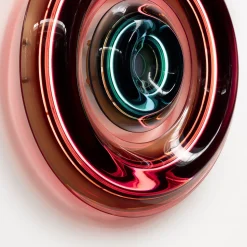 Joy Circle Lampada da parete in resina rosa e azzurra