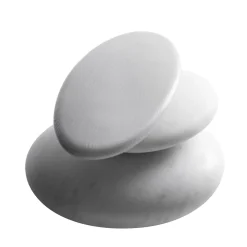 Keir Small Oval in Bianco del Re con seduta in legno Larice Bianco