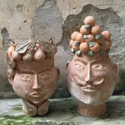 La Dama Di Corte Delle Pere Vaso figurativo in terracotta