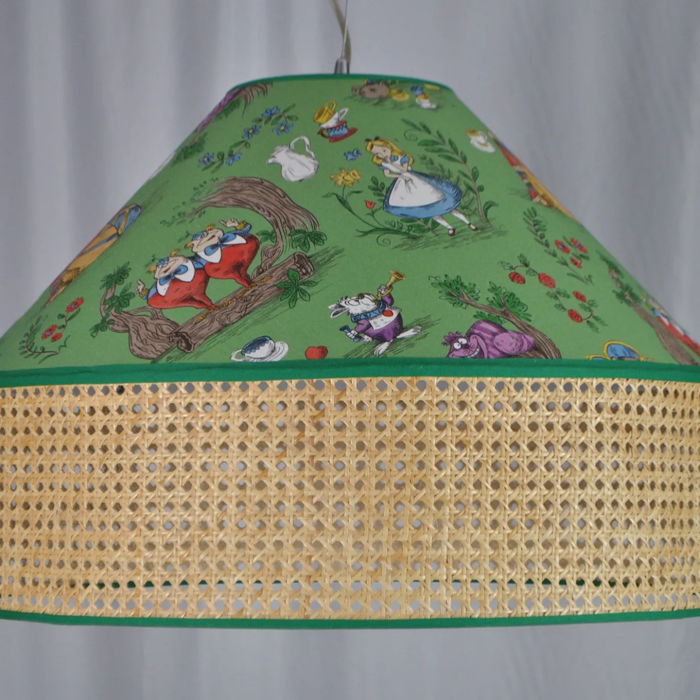 Lampada a sospensione Alice in Wonderland in tessuto e paglia di Vienna