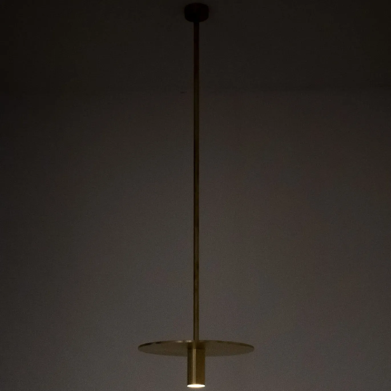 Lampada a sospensione Edi in ottone dorato
