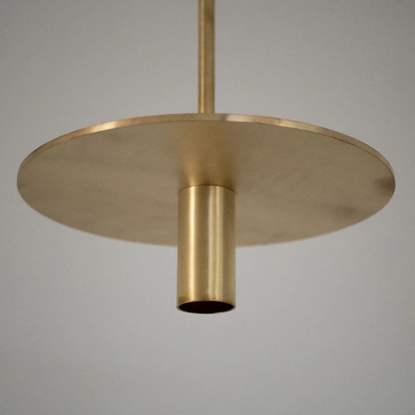 Lampada a sospensione Edi in ottone dorato