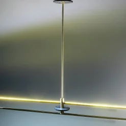 Lampada a sospensione Essential Stick in ottone satinato