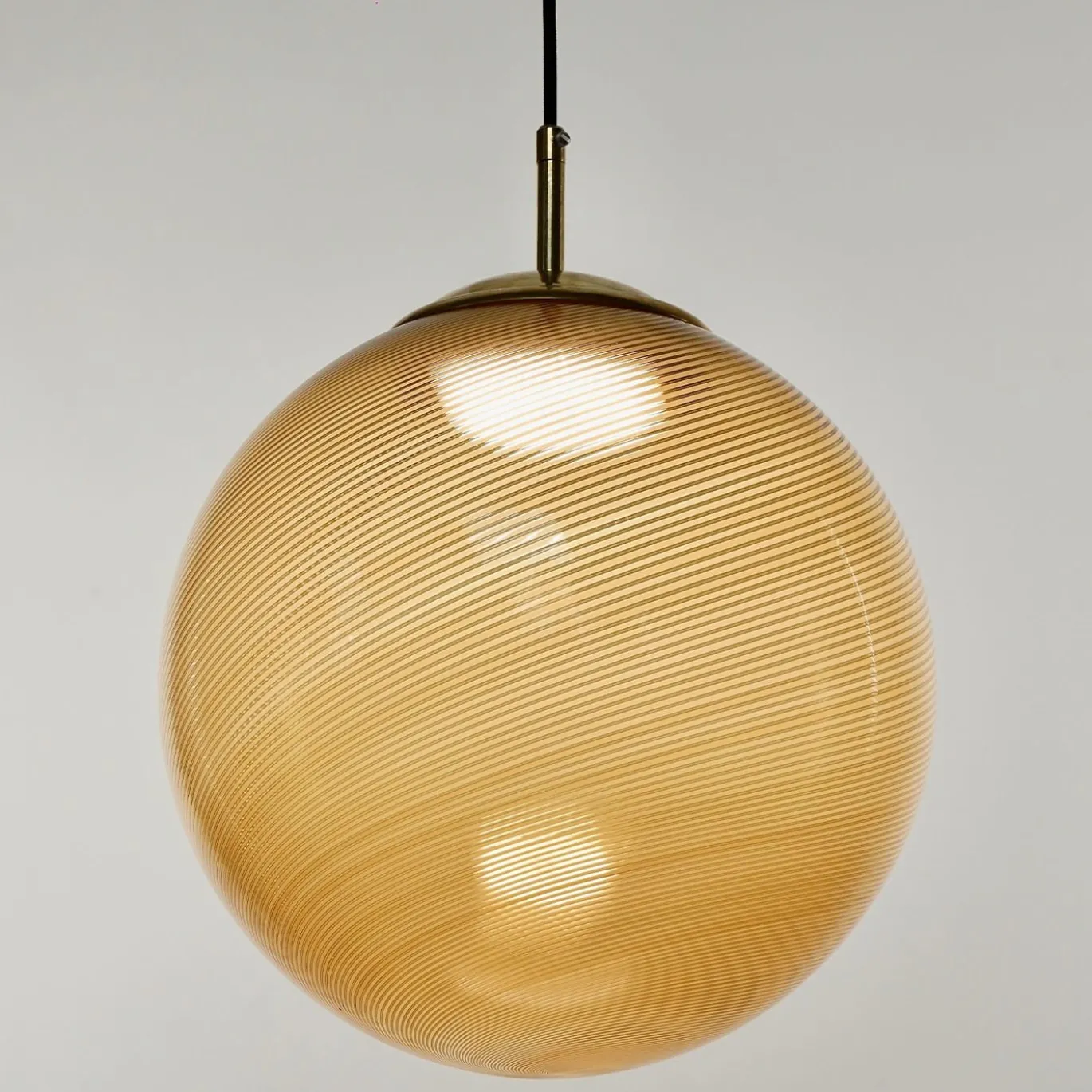 Lampada a Sospensione Gaia in Vetro di Murano Sfera Ambra