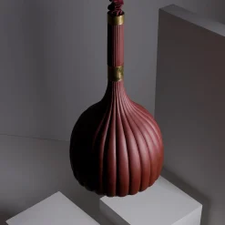 Lampada a sospensione in ceramica bordeaux smerlata