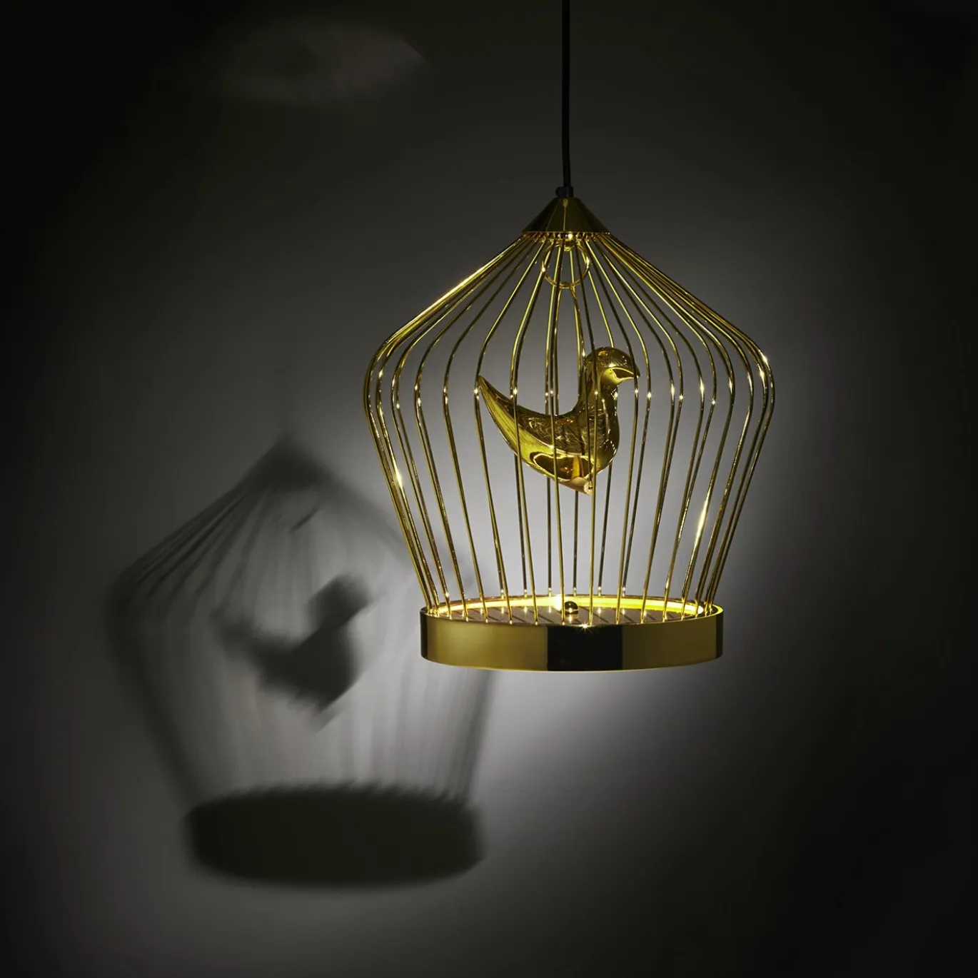 Lampada a sospensione in metallo dorato Twee T. di Jake Phipps