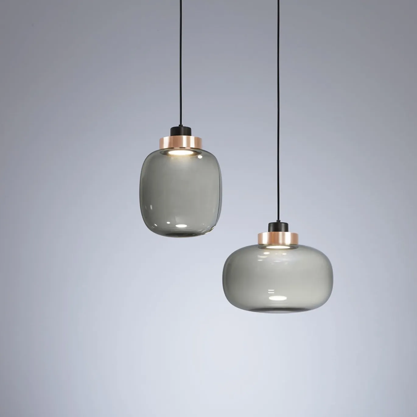 Lampada a sospensione in vetro fumé Legier