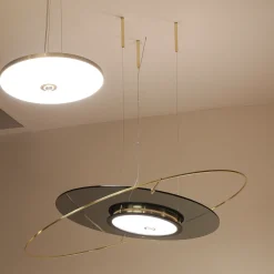 Lampada a sospensione Libra con anello in vetro fumé