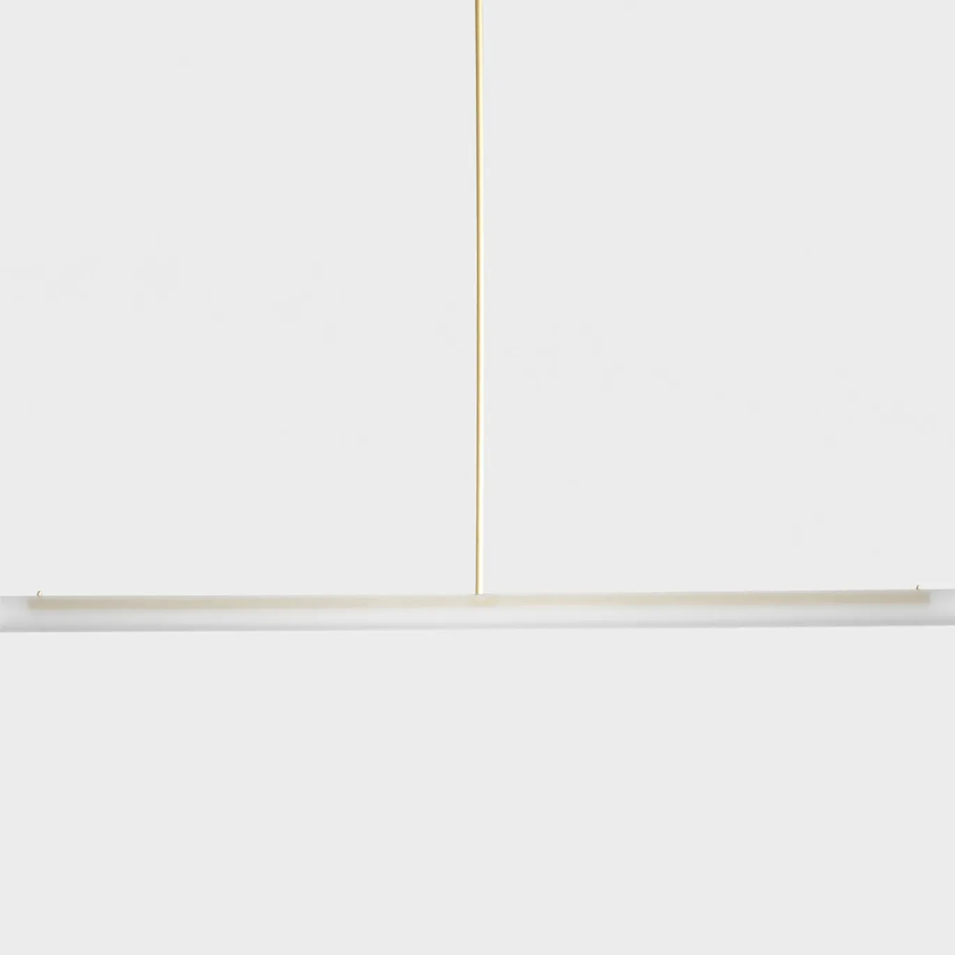 Lampada a sospensione lineare PPT02/A con struttura in ottone