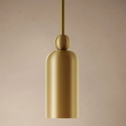 Lampada a sospensione Madame in ottone naturale