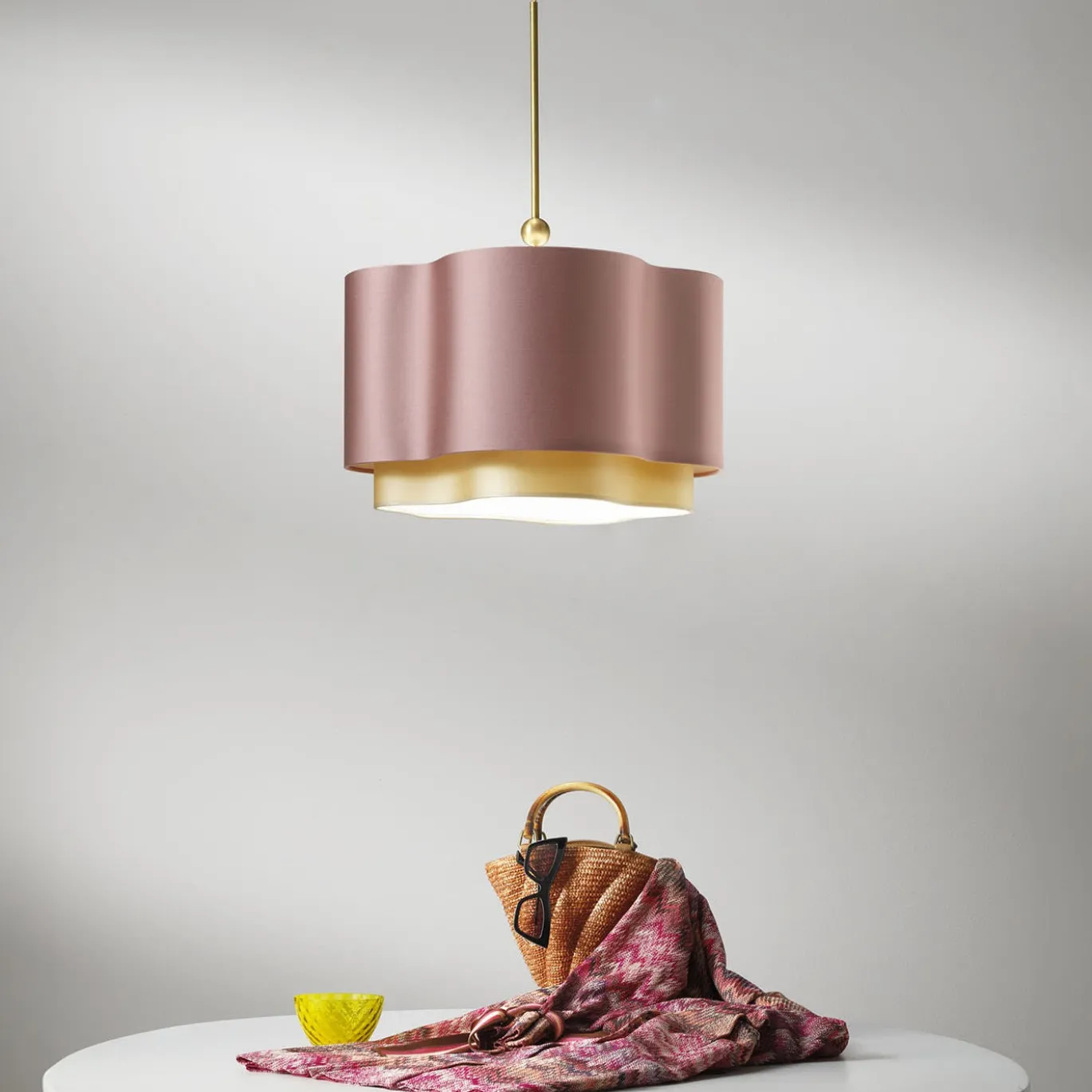 Lampada a sospensione Oxalis Pale Rose di Marta Laudani