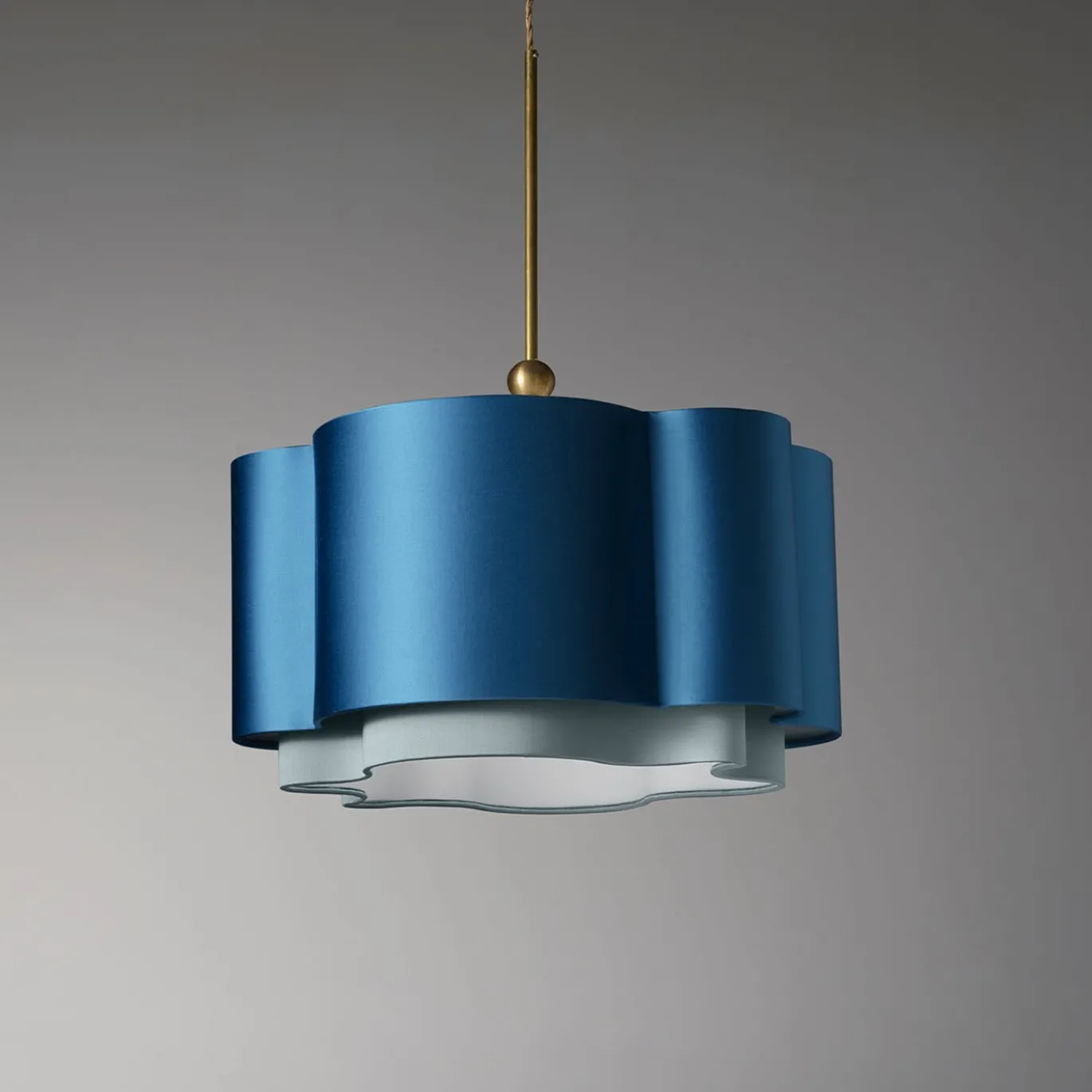 Lampada a sospensione Phlox Blue di Marta Laudani