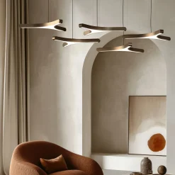 Lampada a sospensione triangolare in alluminio bronzo Pegaso S1