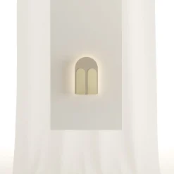 Lampada da parete Bifora Beige Lecce Limestone & Brushed Brass di Apospersano