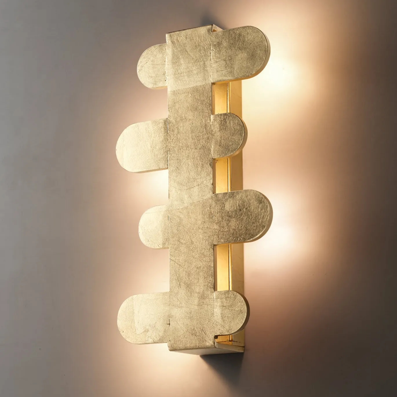 Lampada da parete contemporanea in oro