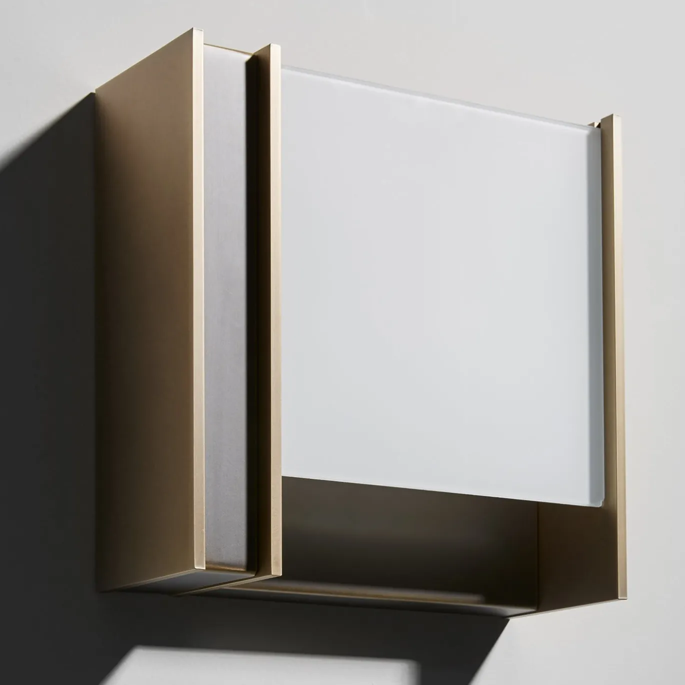 Lampada da parete in ottone Glam