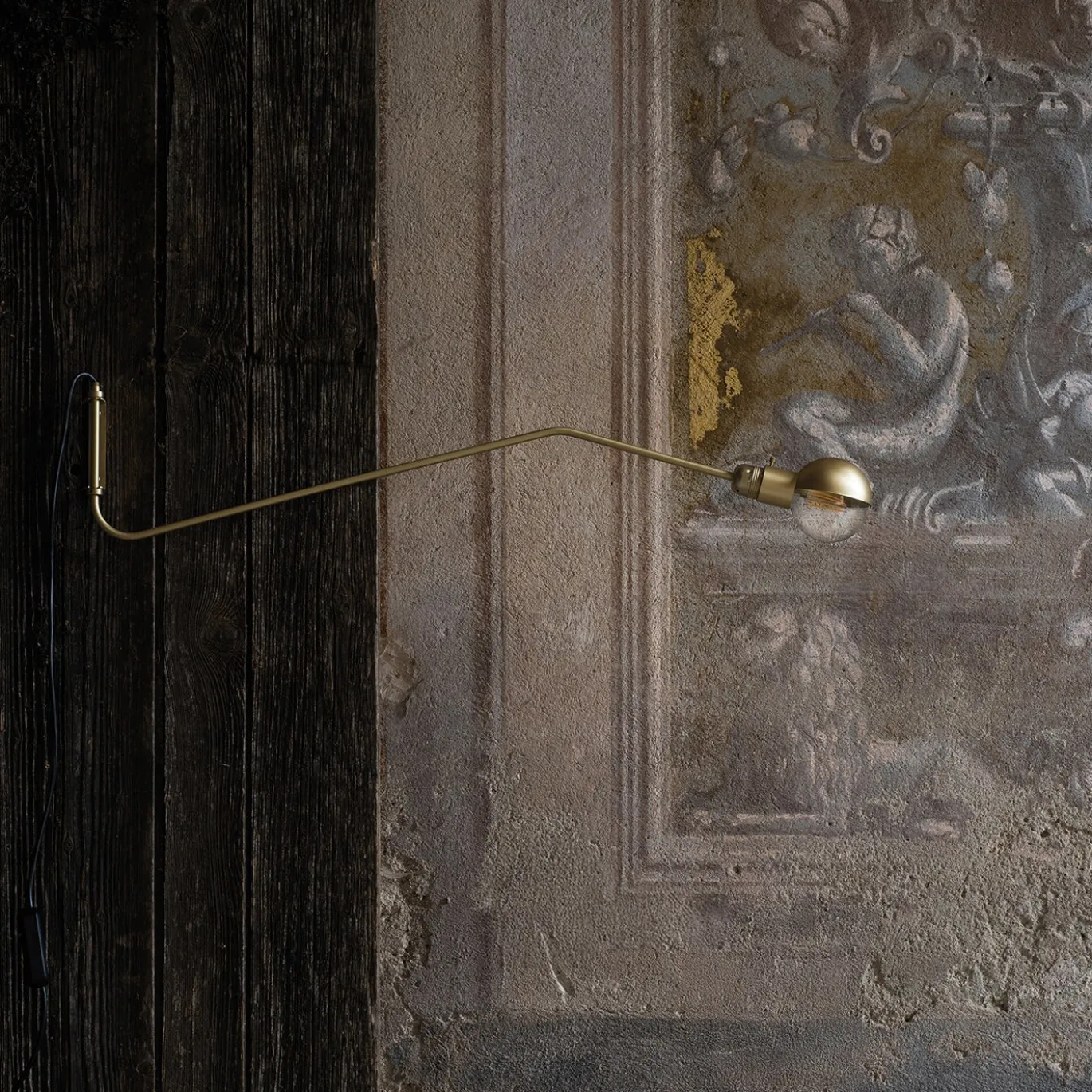 Lampada da parete in ottone regolabile BRS03