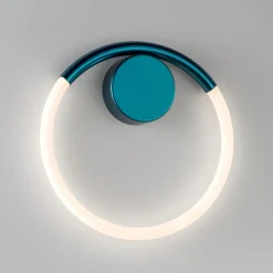Lampada da parete Loop in metallo blu opaco
