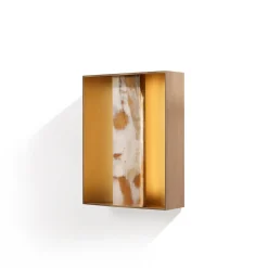 Lampada da parete Louisa in ottone brunito con dettagli in corno lucido