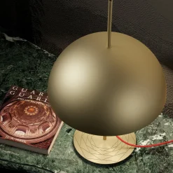 Lampada da tavolo ABT02 in ottone dorato con cavo rosso